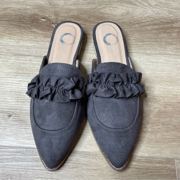 Journee Collection Women's Gray Microsuede Ruffle Vamp Kessie Mule Flats sz 6 - Picture 3 of 7